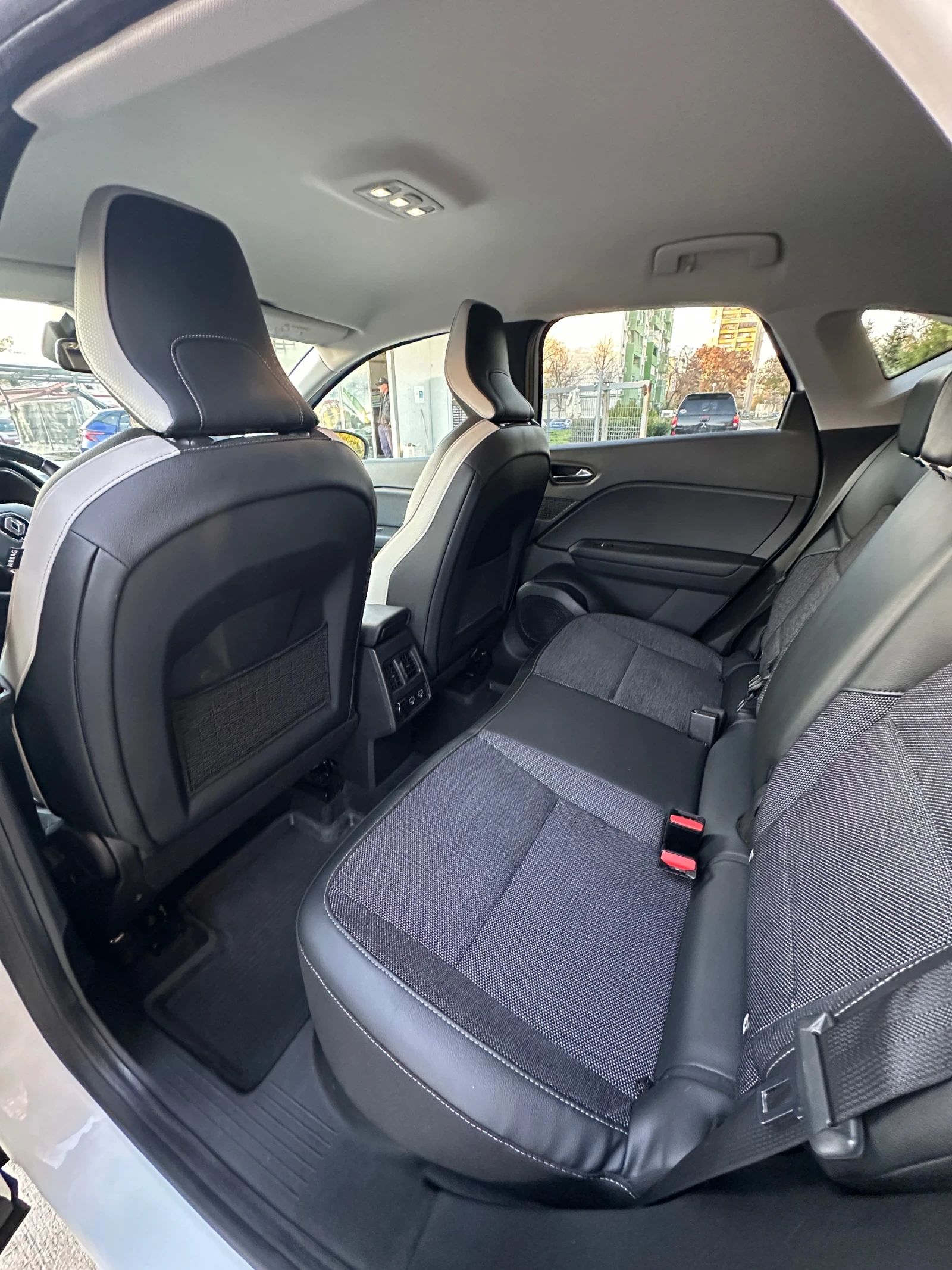 Renault Captur TCe 100 LPG Intens, снимка 9 - Автомобили и джипове - 53845859