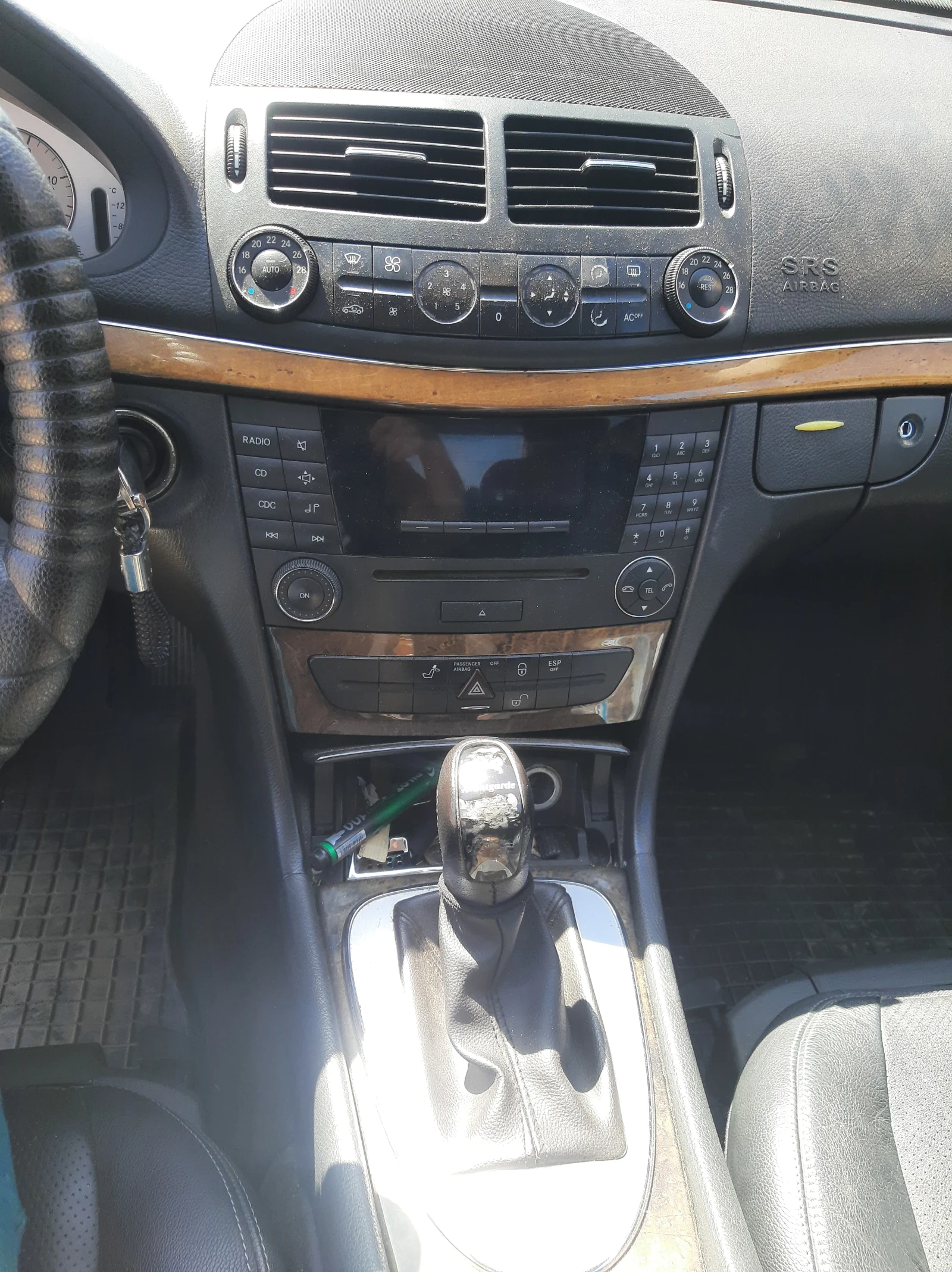 Mercedes-Benz E 270 2.7CDI, снимка 7 - Автомобили и джипове - 54225029