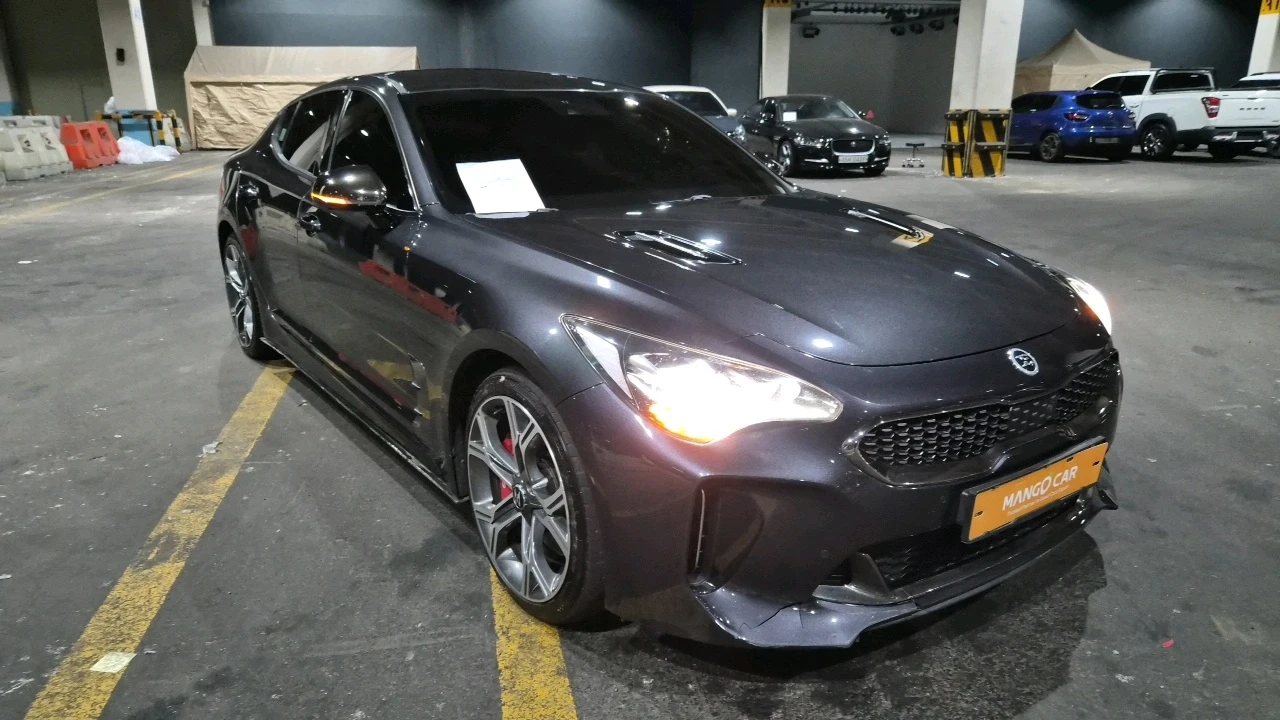 Kia Stinger 3.3T-AWD-GTLine-ОЧАКВАН ВНОС!, снимка 3 - Автомобили и джипове - 54254495