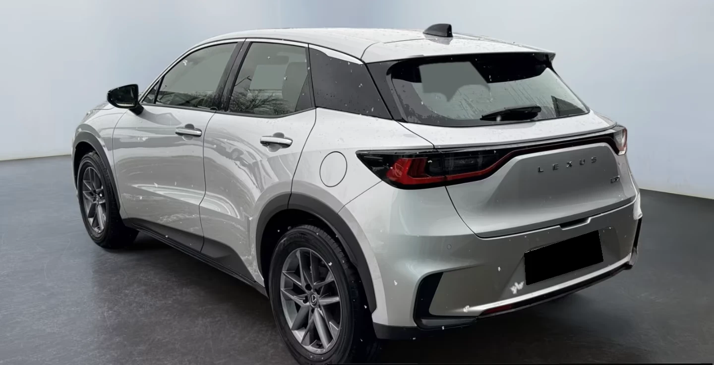 Lexus LBX CAMERA* DISTR* KEYLESS* , снимка 5 - Автомобили и джипове - 54740036