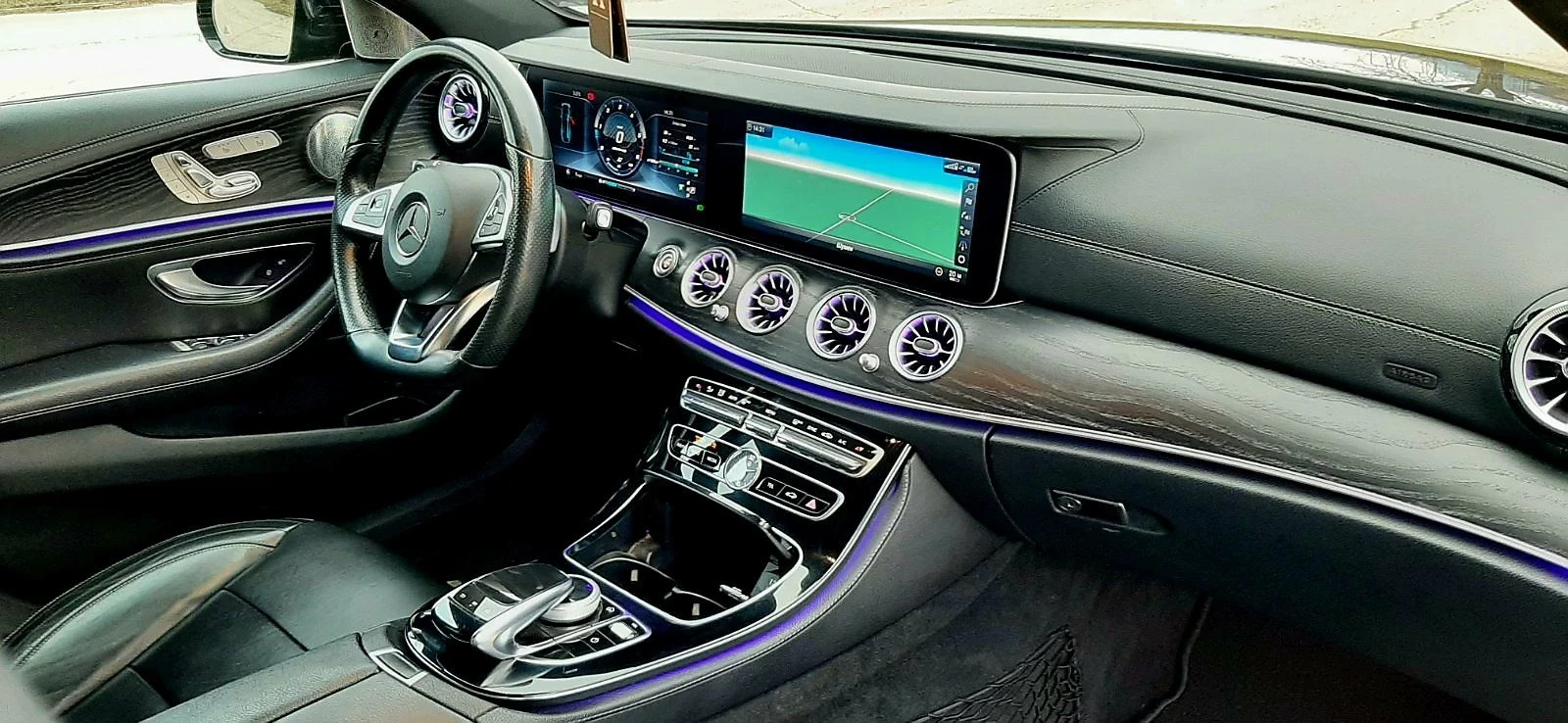 Mercedes-Benz E 220 * DIGITAL* , снимка 8 - Автомобили и джипове - 54945878