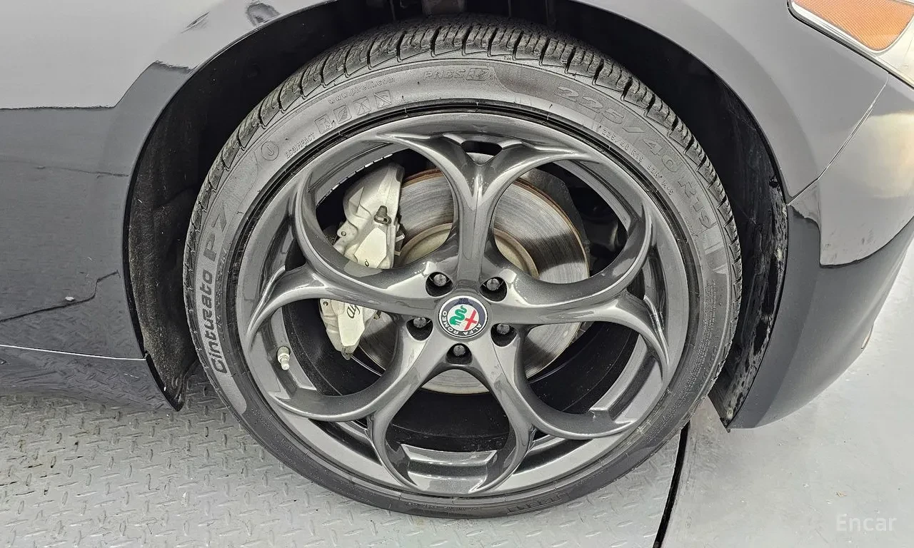 Alfa Romeo Giulia 2.0 | Кожа | LED | Navi | Камера | , снимка 5 - Автомобили и джипове - 55007452