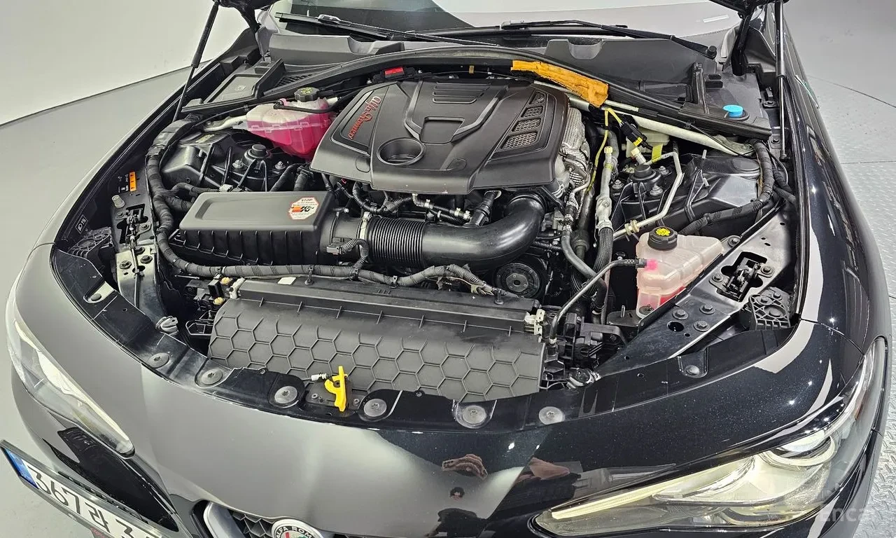 Alfa Romeo Giulia 2.0 | Кожа | LED | Navi | Камера | , снимка 6 - Автомобили и джипове - 55007452