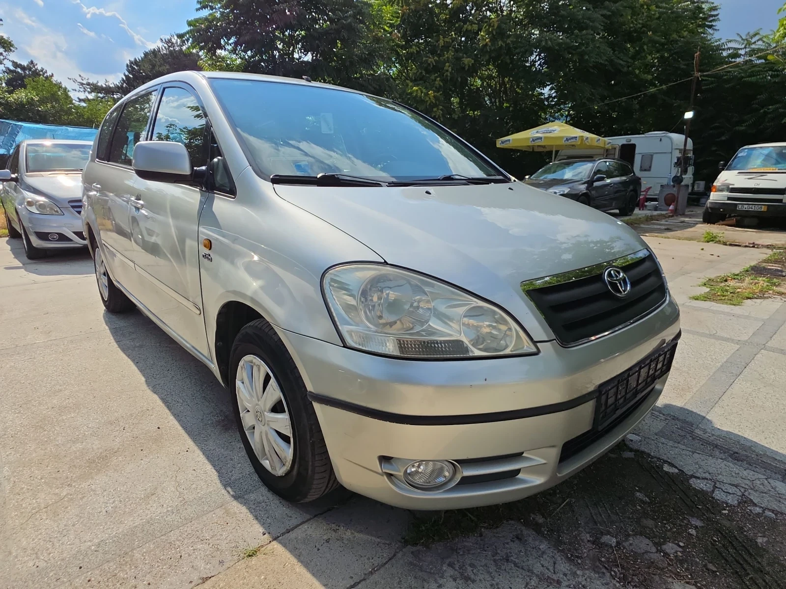 Toyota Avensis verso 2.2d4d, снимка 3 - Автомобили и джипове - 55156342
