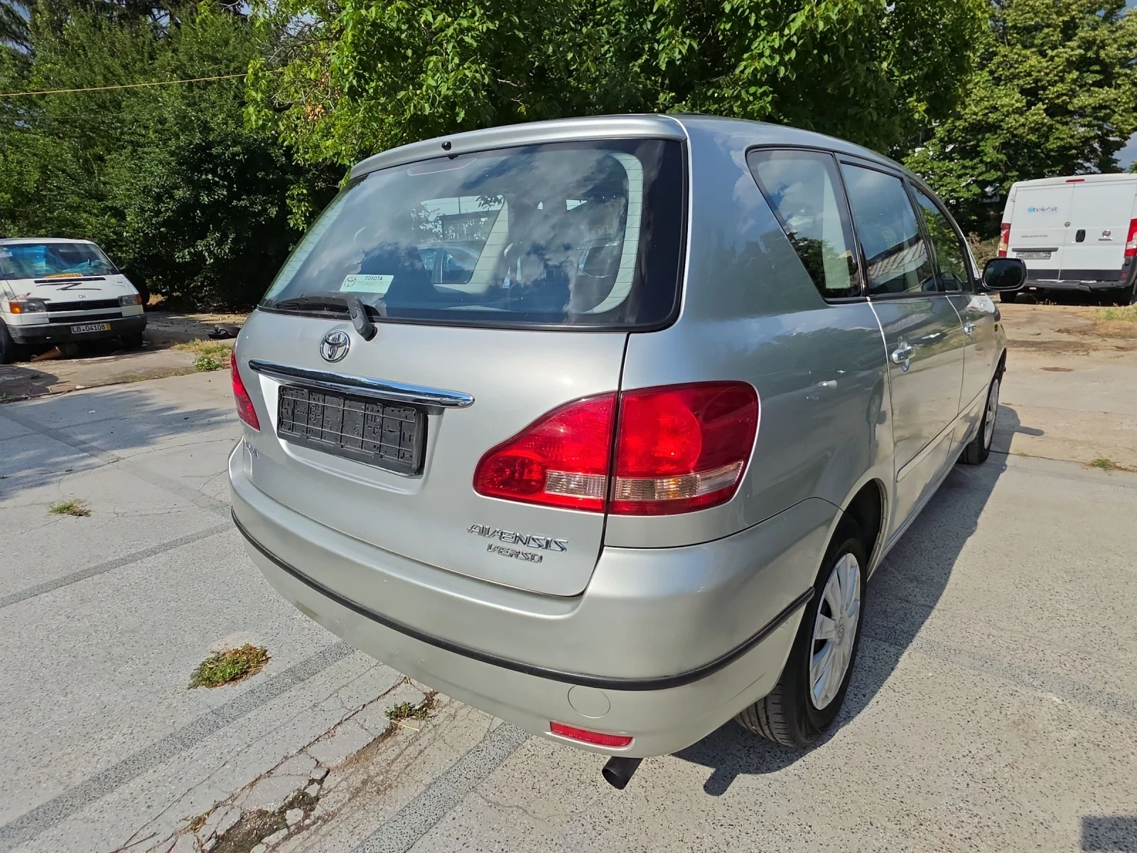 Toyota Avensis verso 2.2d4d, снимка 6 - Автомобили и джипове - 55156342