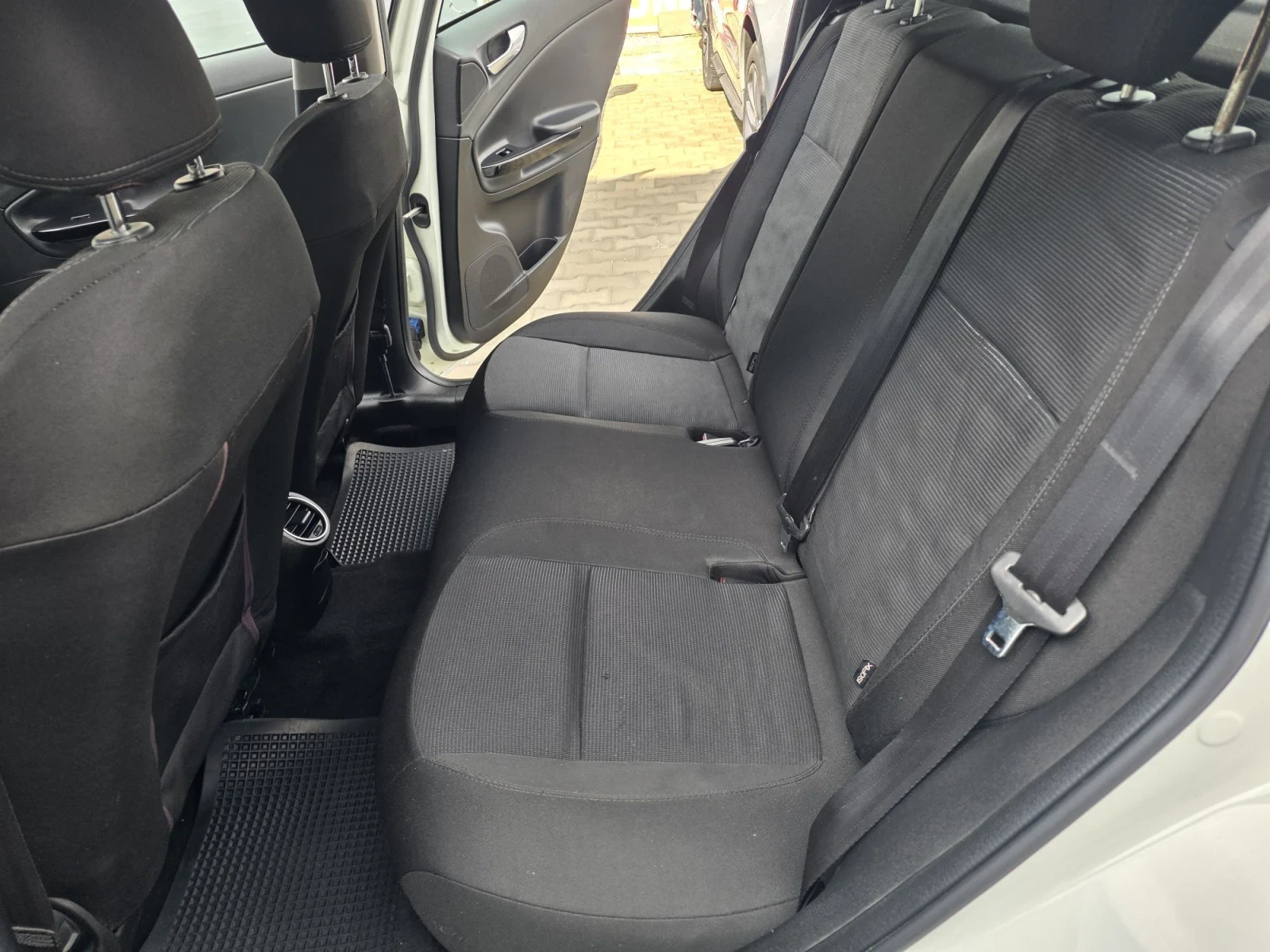 Alfa Romeo Giulietta 1.4T LPG | Mobile.bg � ����������� 9