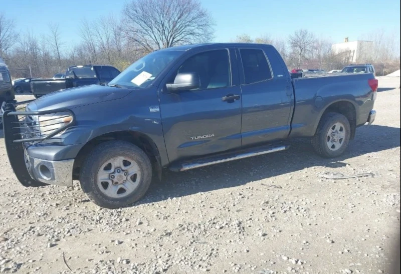 Toyota Tundra, снимка 2 - Автомобили и джипове - 48683295