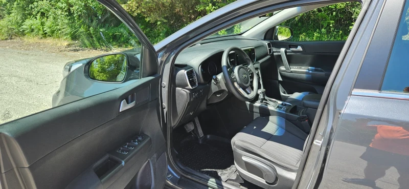Kia Sportage, снимка 8 - Автомобили и джипове - 50750923