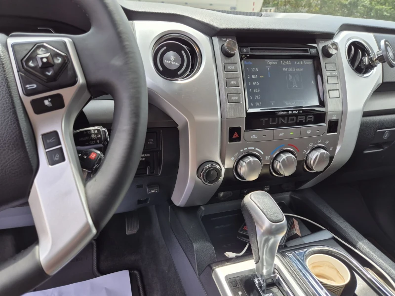 Toyota Tundra, снимка 13 - Автомобили и джипове - 52498509