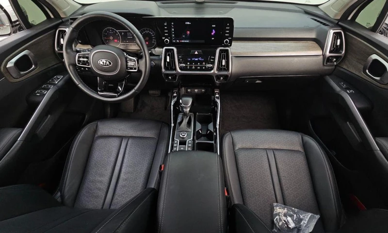 Kia Sorento Gasoline 2.5T 2WD Trendy, снимка 7 - Автомобили и джипове - 52108504