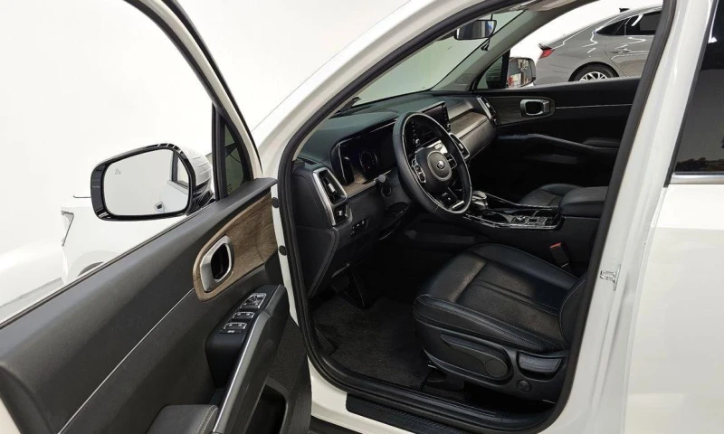 Kia Sorento Gasoline 2.5T 2WD Trendy, снимка 10 - Автомобили и джипове - 52108504