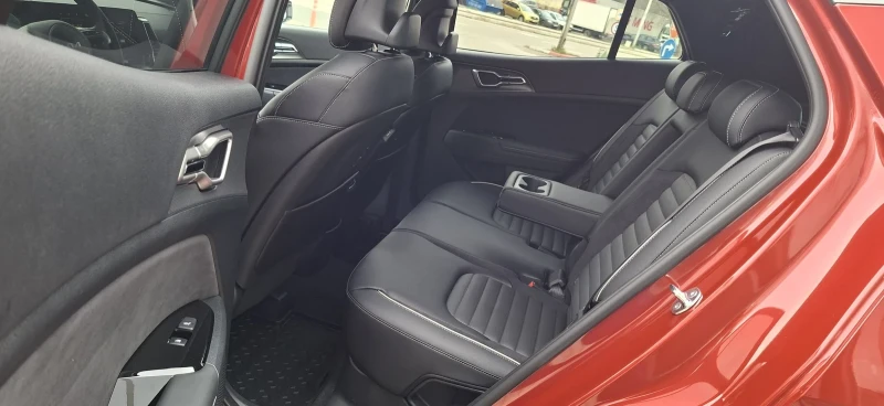 Kia Sportage 1, 6 HYBRID 1, 6T HPE 4WD Aut, снимка 8 - Автомобили и джипове - 52482064