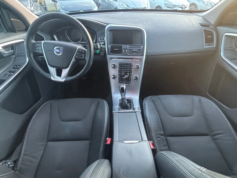 Volvo XC60 2.0 D3, снимка 11 - Автомобили и джипове - 53113107