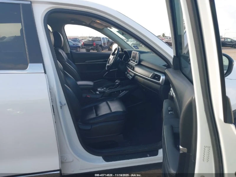 Kia Telluride 3.8L V-6 DI, DOHC, VVT, 291HP Front Wheel Drive, снимка 10 - Автомобили и джипове - 53282502