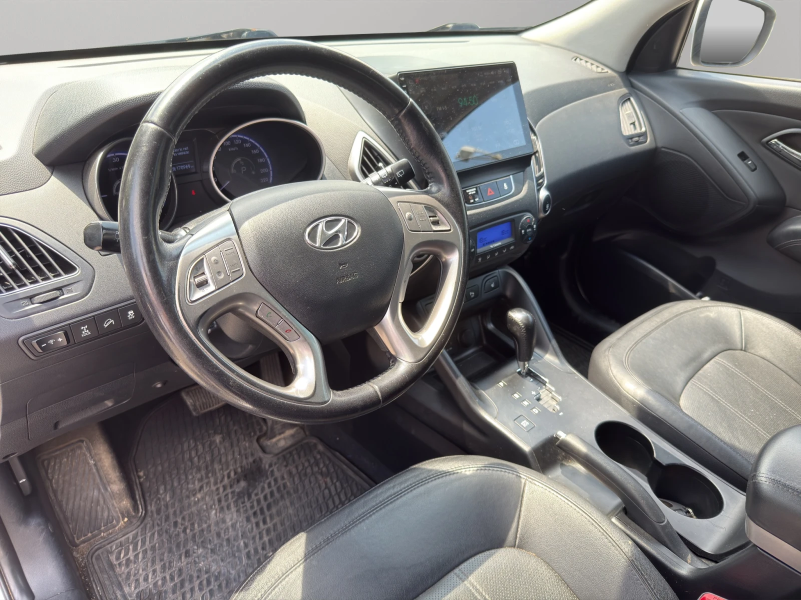 Hyundai IX35 2.0 d - изображение 10