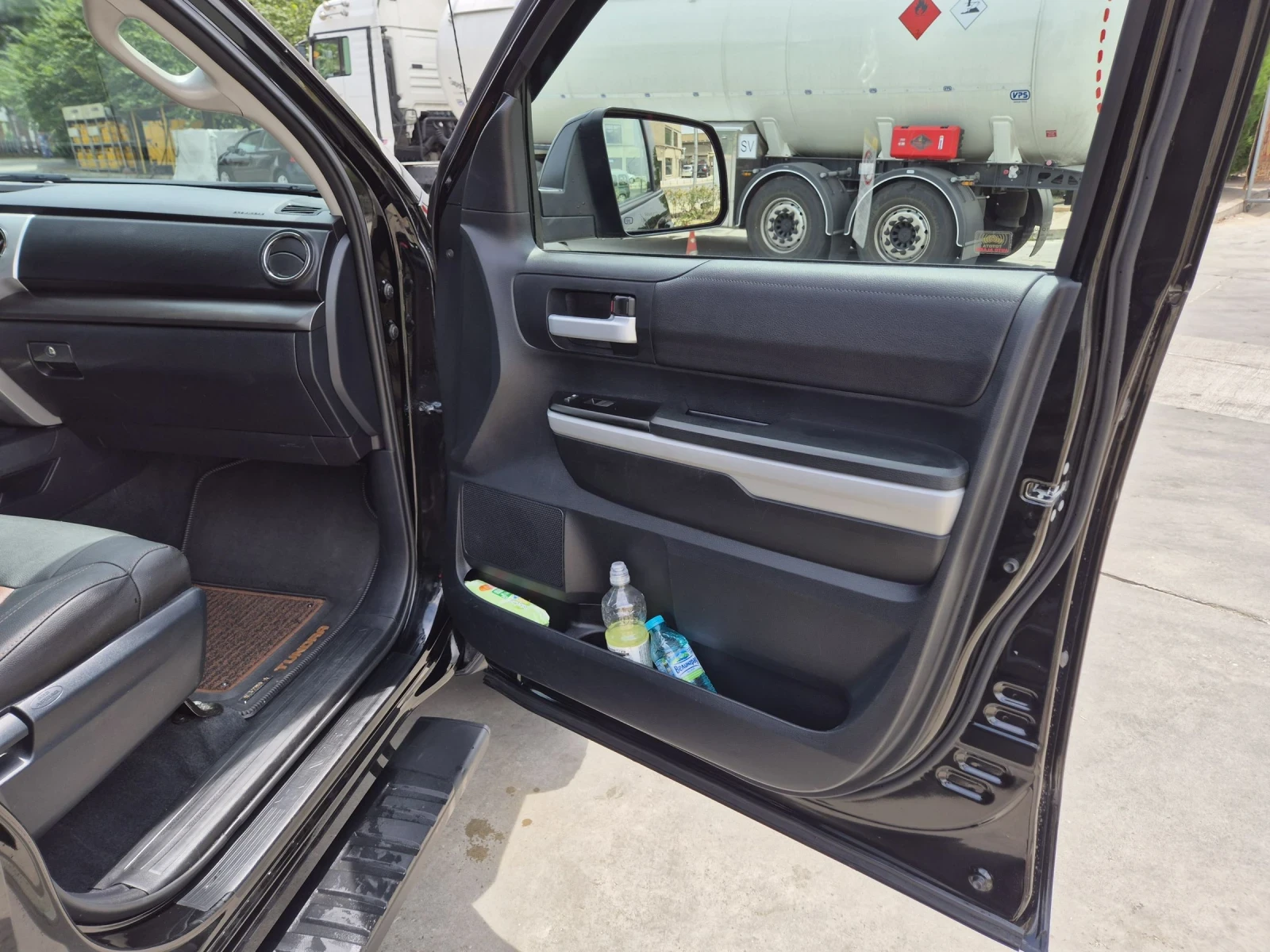 Toyota Tundra  - изображение 10