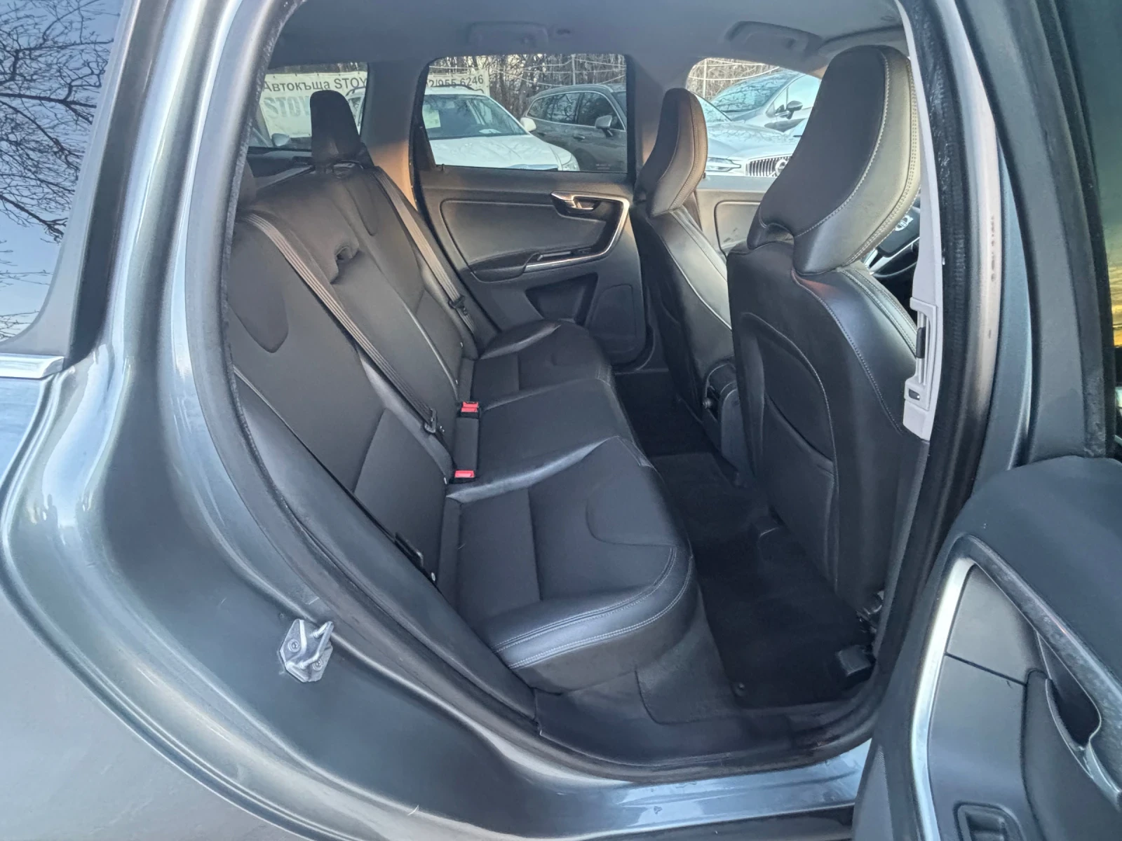 Volvo XC60 2.0 D3 - изображение 8