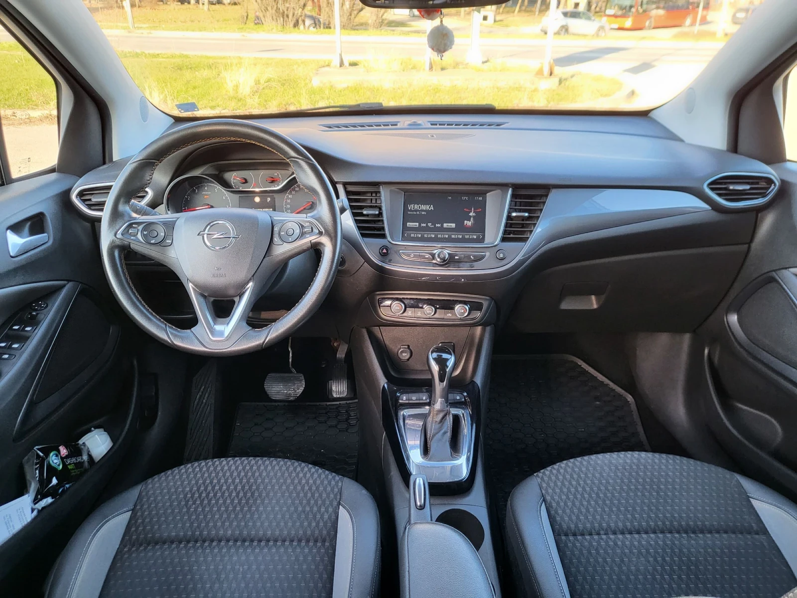 Opel Crossland X 1.2 Автоматик , снимка 14 - Автомобили и джипове - 53831600