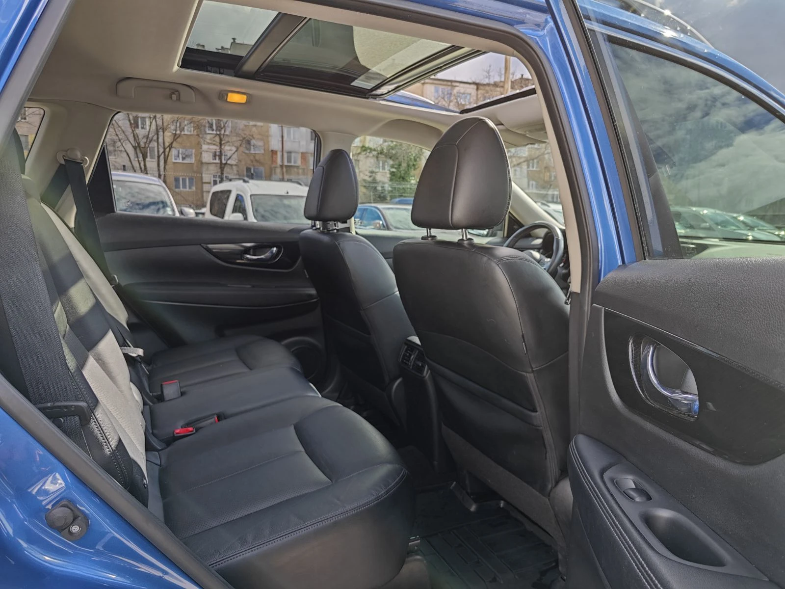 Nissan X-trail 1.7dCi/4x4/6+ 1места, снимка 10 - Автомобили и джипове - 54081492