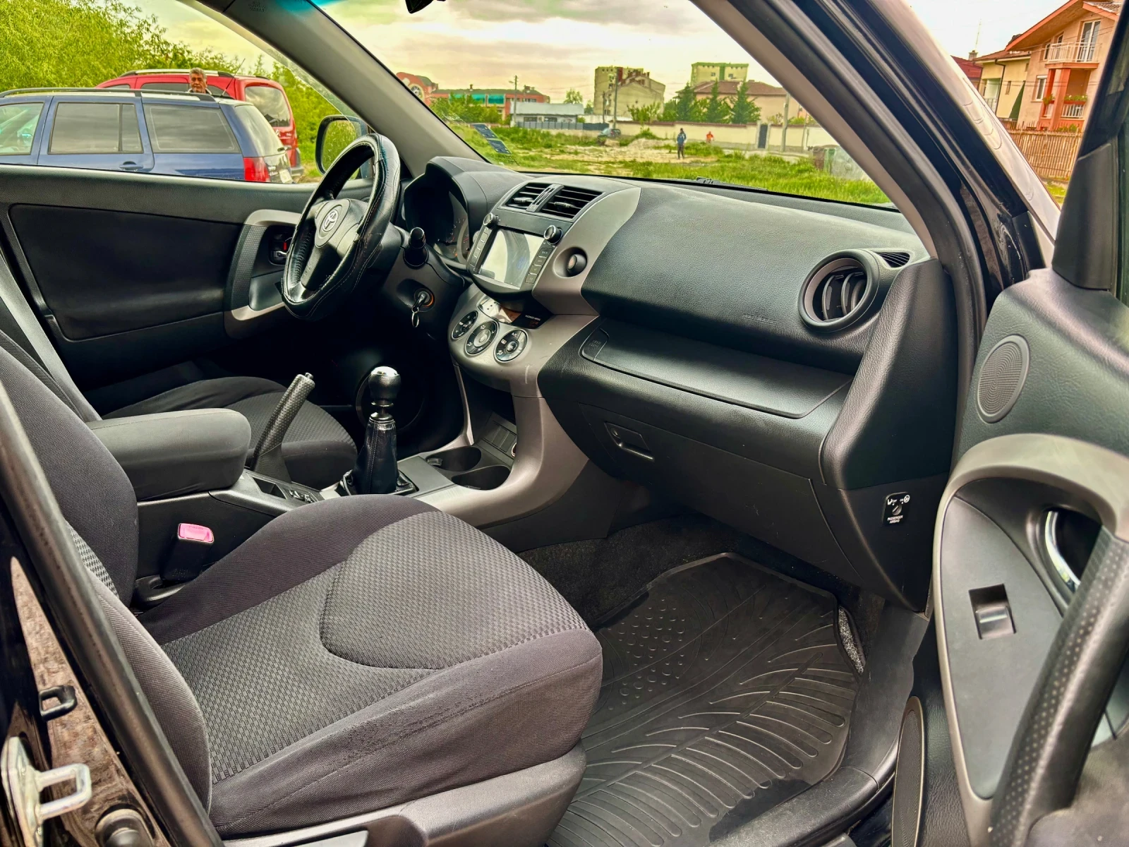 Toyota Rav4 2.2 D4D 136 кс, снимка 10 - Автомобили и джипове - 54457508