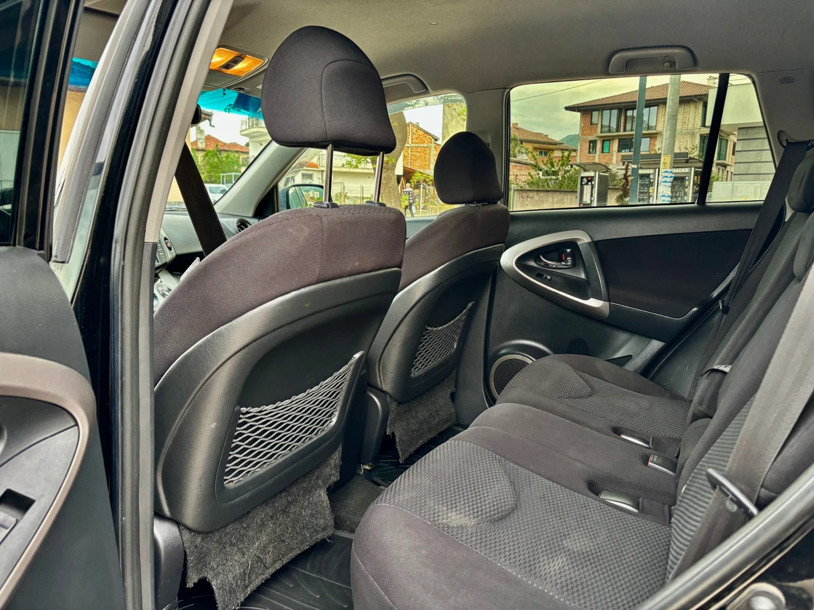 Toyota Rav4 2.2 D4D 136 кс, снимка 9 - Автомобили и джипове - 54457508
