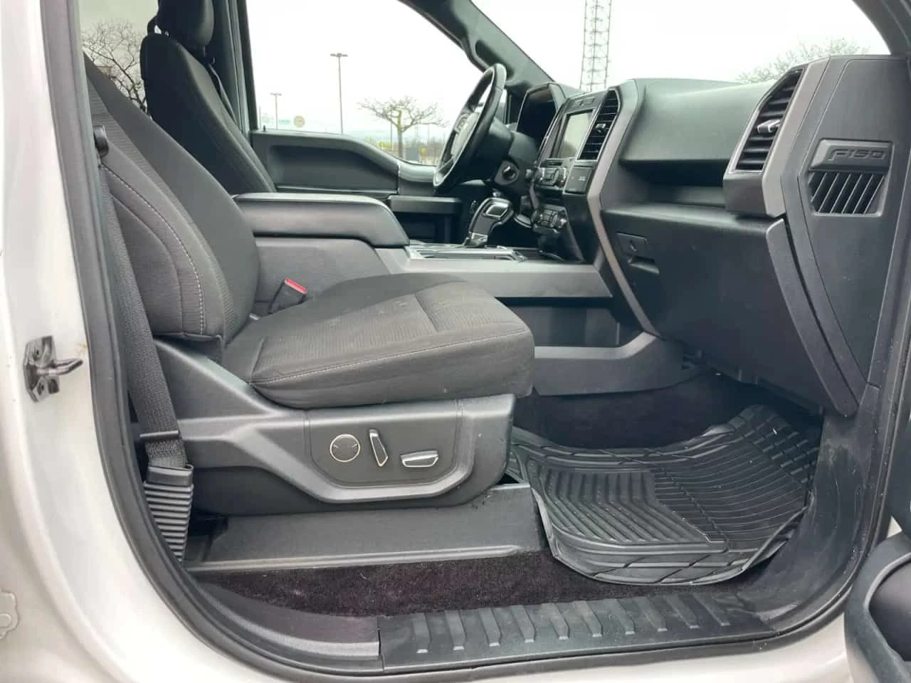 Ford F150 * 4WD SuperCrew * XLT * АВТОКРЕДИТ, снимка 10 - Автомобили и джипове - 54683808