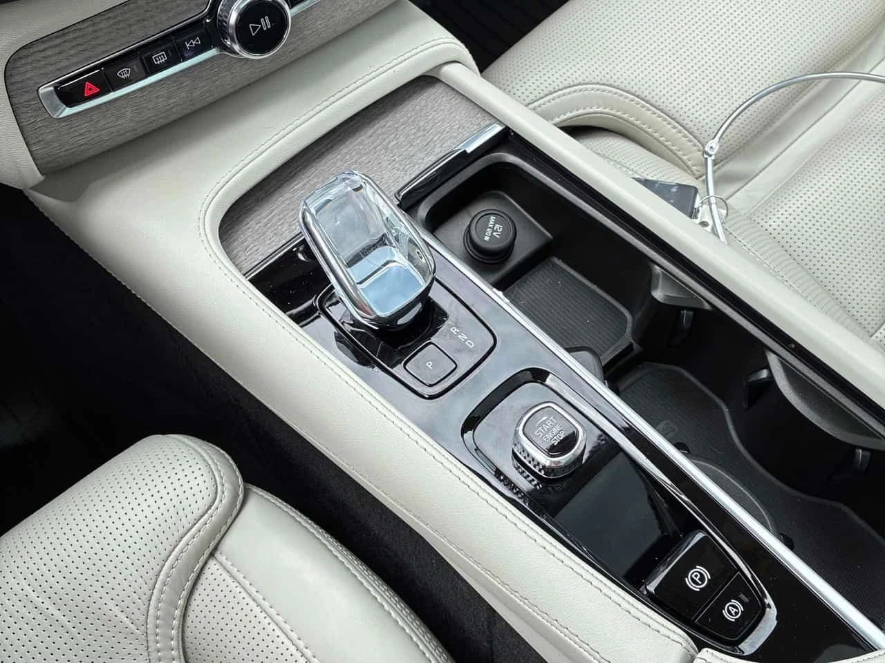 Volvo Xc90 * Ultimate Dark Theme * CARFAX * БЕЗ ПЪРВОНАЧАЛНА , снимка 15 - Автомобили и джипове - 55156482