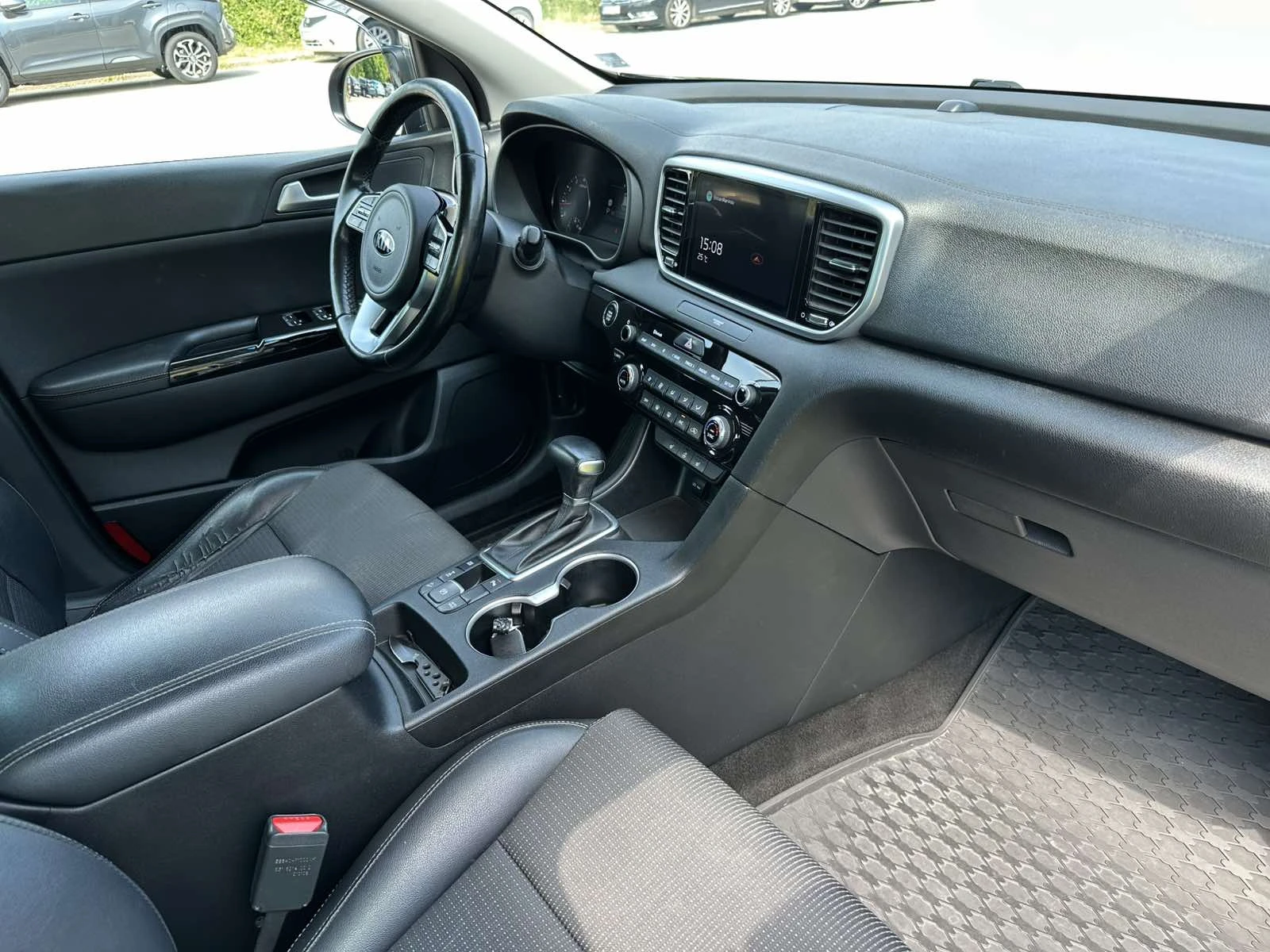 Kia Sportage 1.6 Black Edition AWD, снимка 12 - Автомобили и джипове - 55363866