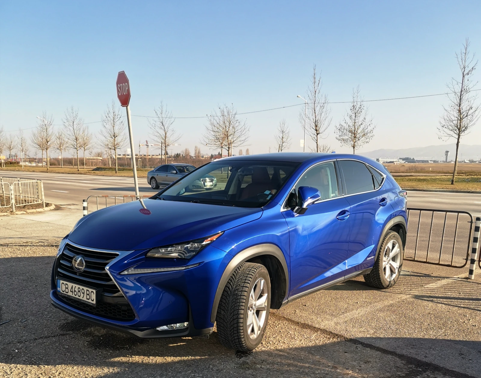 Lexus NX 300h LUXORY/HIBRID/LPG, снимка 2 - Автомобили и джипове - 55428505