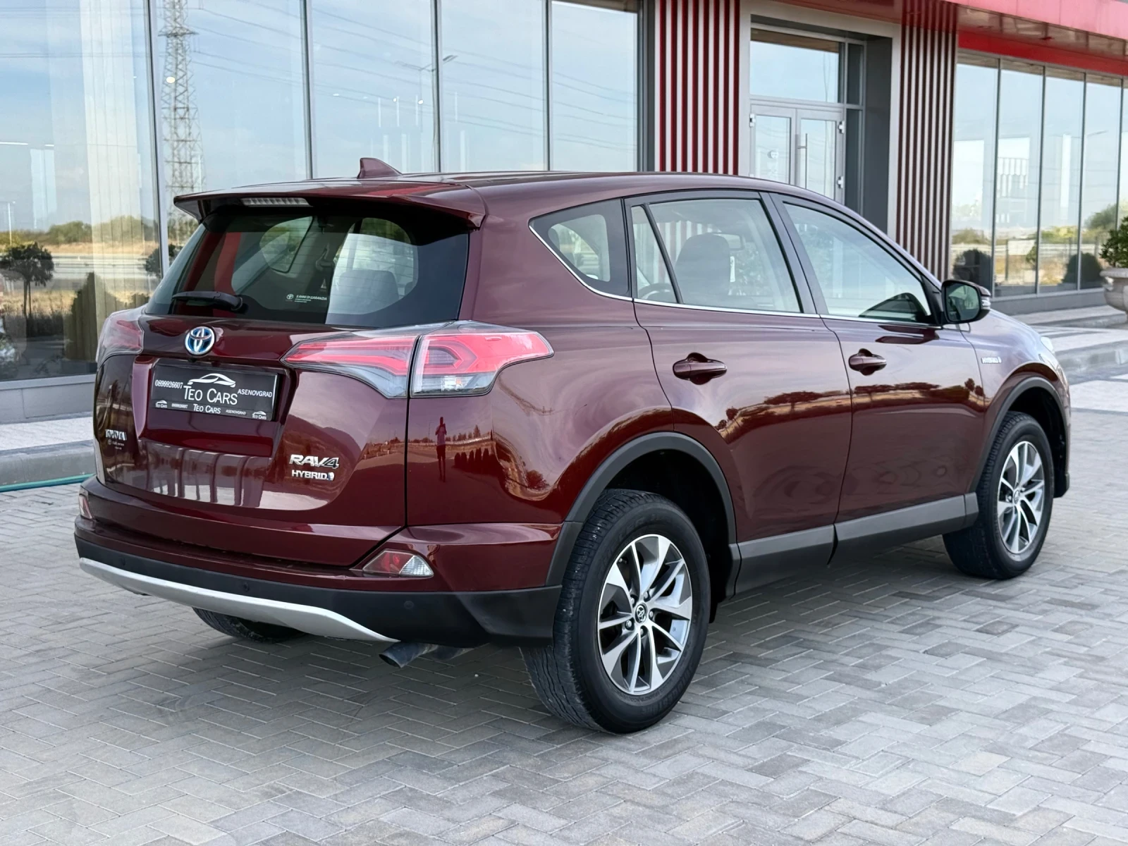 Toyota Rav4 2.5 HYBRID / KEYLESS / DISTRONIC / 176 000km. | Mobile.bg � ����������� 7