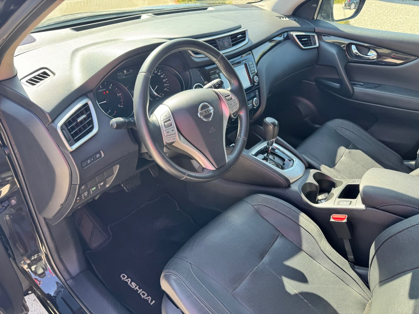 Nissan Qashqai 1.6D 131k.с Tekna Автоматик 160000км. , снимка 8 - Автомобили и джипове - 56015375