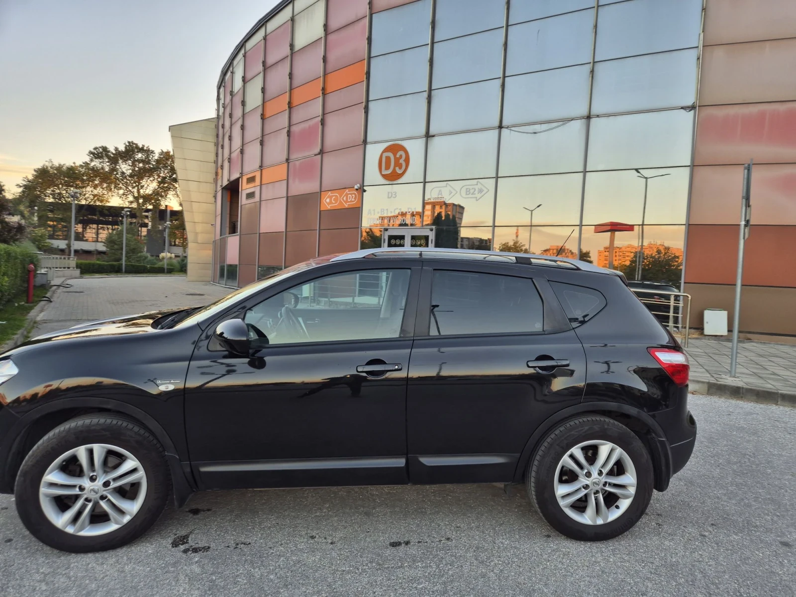 Nissan Qashqai 1.6 tekna , снимка 2 - Автомобили и джипове - 56378059
