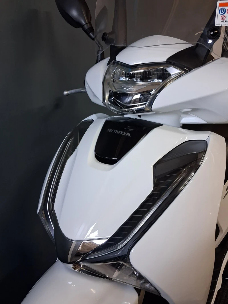 Honda Sh 125i ABS LED KEY LESS, снимка 5 - Мотоциклети и мототехника - 52158887