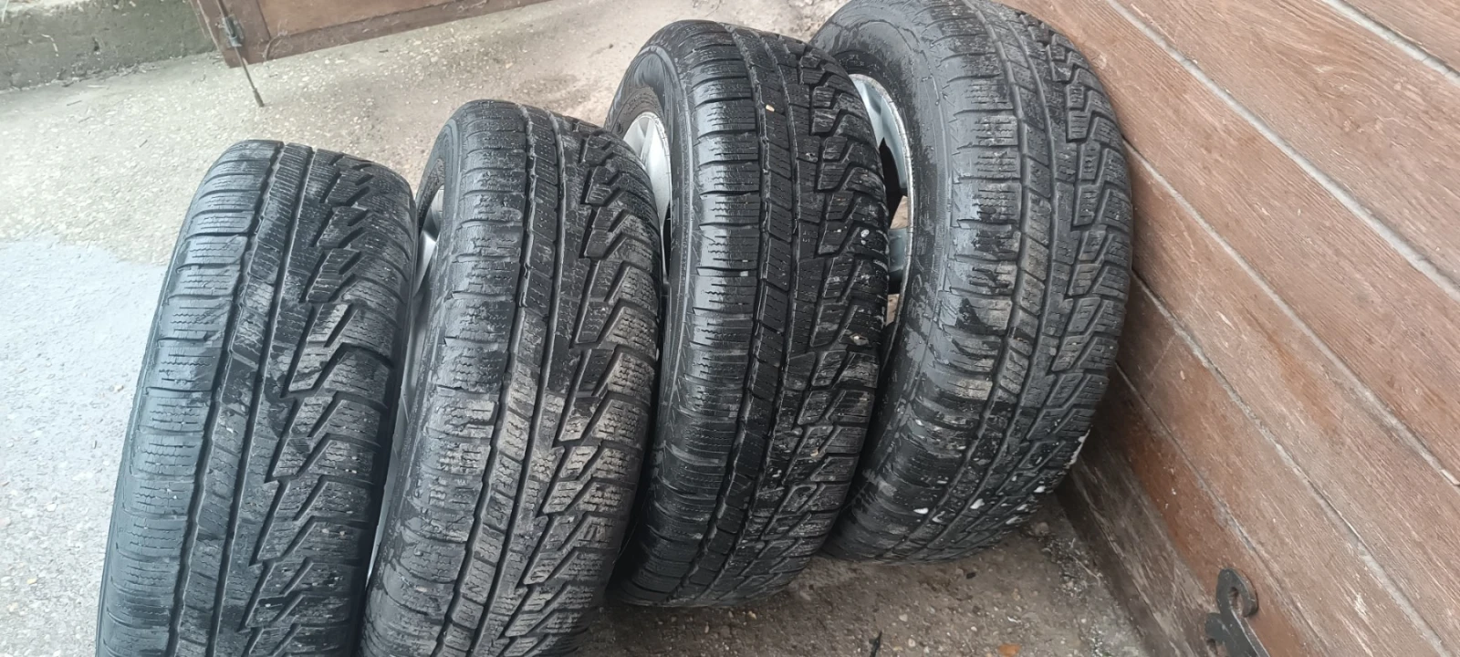 Гуми с джанти Nokian 175/65R14, снимка 4 - Гуми и джанти - 54056491