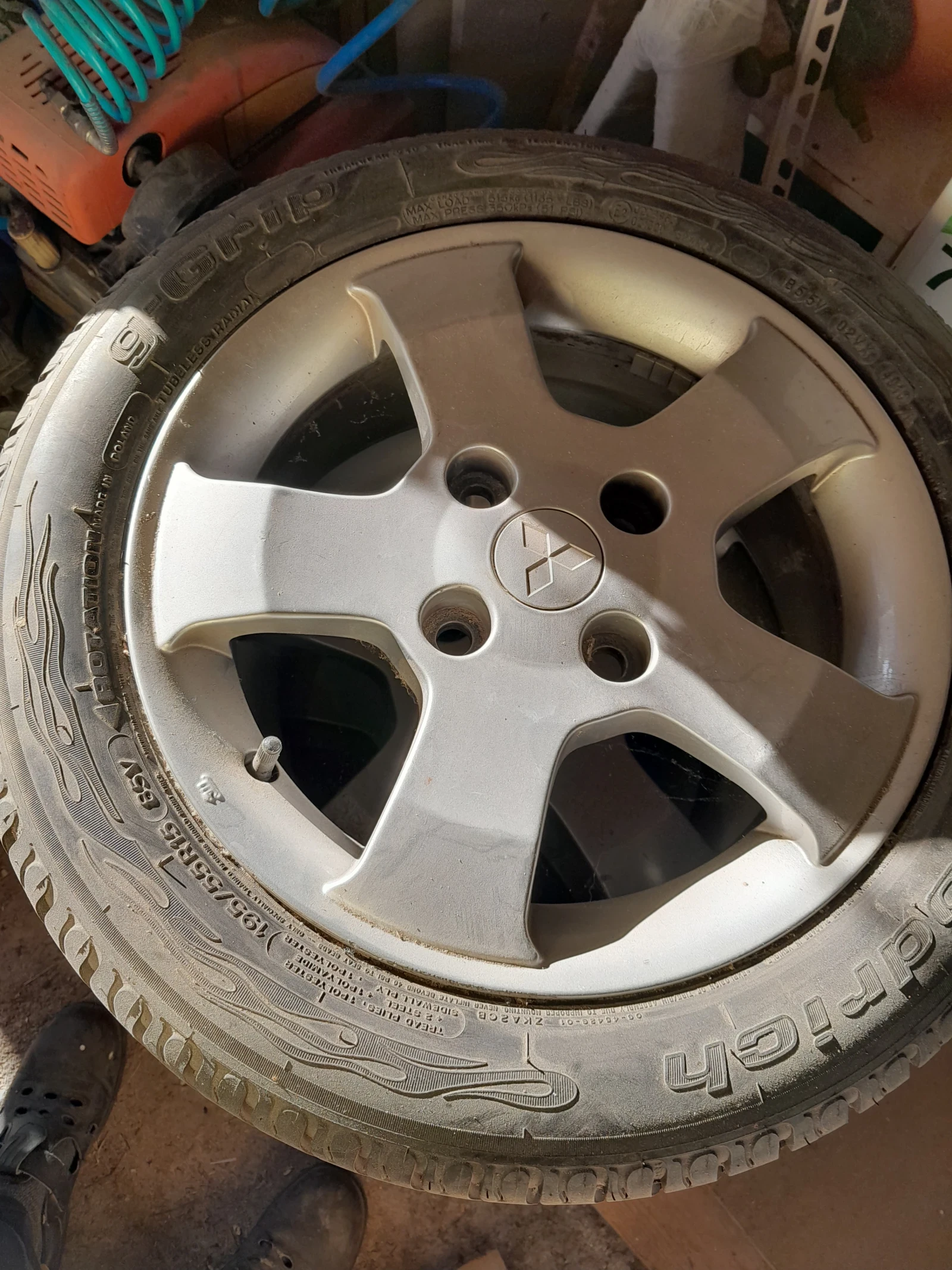 ���� � ������ 195/55R16.5 �� Mitsubishi | Mobile.bg � ����������� 6
