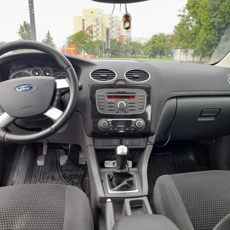 Ford Focus 1.6, снимка 13 - Автомобили и джипове - 46468875