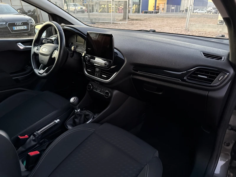 Ford Fiesta 1.5d/TITANIUM/KEYLESS GO/NAV/PDC/CAMERA/EURO6, снимка 12 - Автомобили и джипове - 48417499