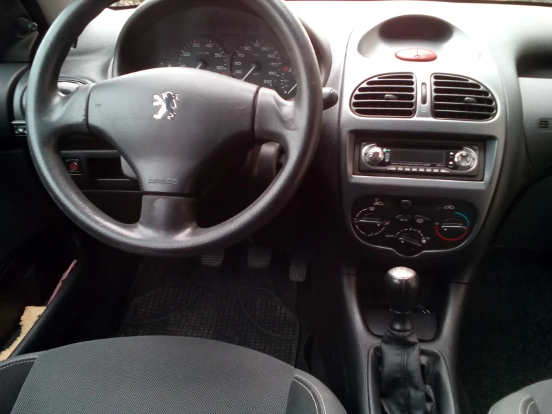 Peugeot 206 1.4i, снимка 5 - Автомобили и джипове - 48638599