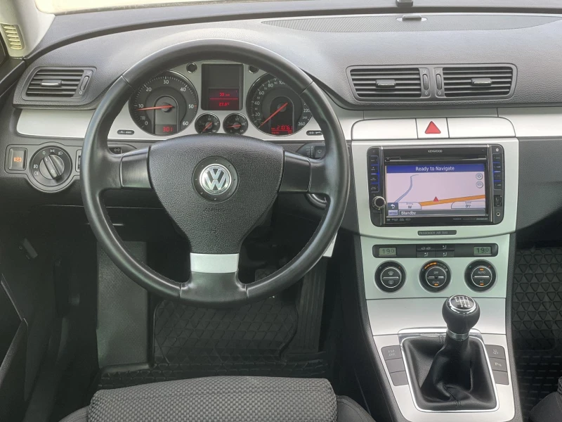 VW Passat 2.0 TDI, снимка 11 - Автомобили и джипове - 49526486