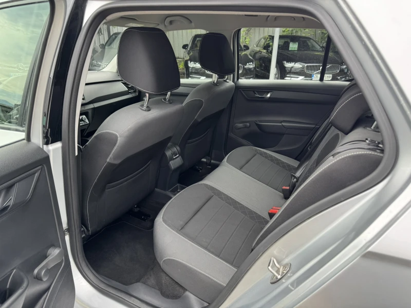 Skoda Fabia MPI , снимка 8 - Автомобили и джипове - 50576483
