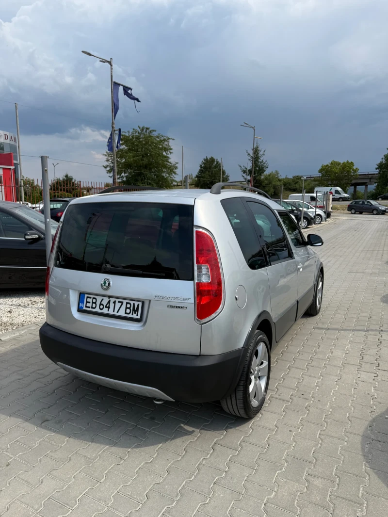 Skoda Roomster Scout* 1.4* Клима* Всичко платено* Топ* Бартер* , снимка 7 - Автомобили и джипове - 51044222