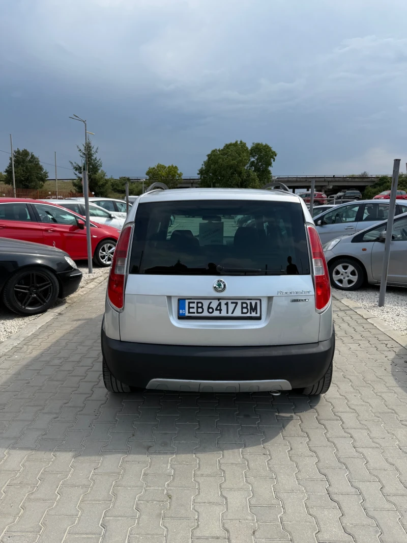 Skoda Roomster Scout* 1.4* Клима* Всичко платено* Топ* Бартер* , снимка 8 - Автомобили и джипове - 51044222