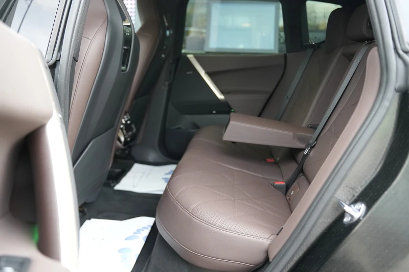 BMW iX 40 xDrive 76.6 kWh Shadow Line, снимка 11 - Автомобили и джипове - 52089356