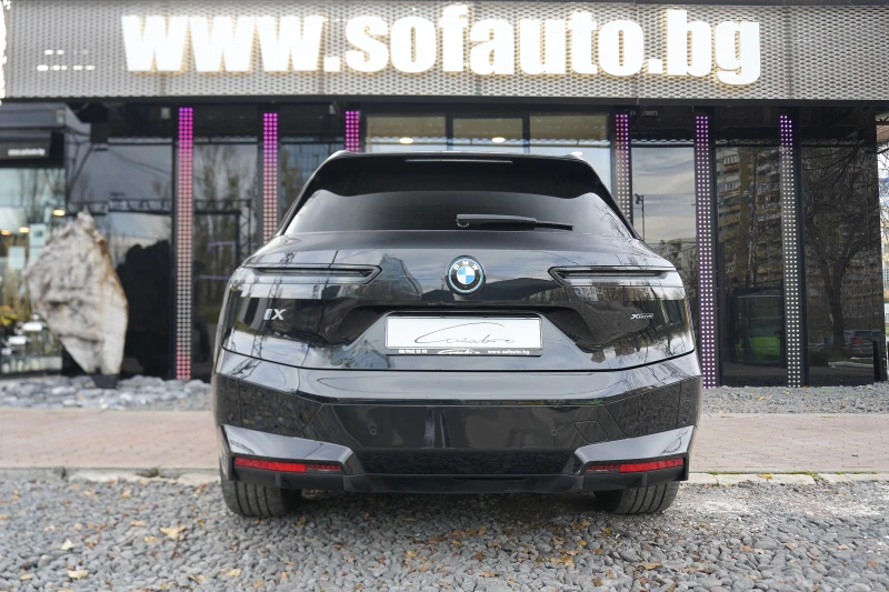 BMW iX 40 xDrive 76.6 kWh Shadow Line, снимка 5 - Автомобили и джипове - 52089356