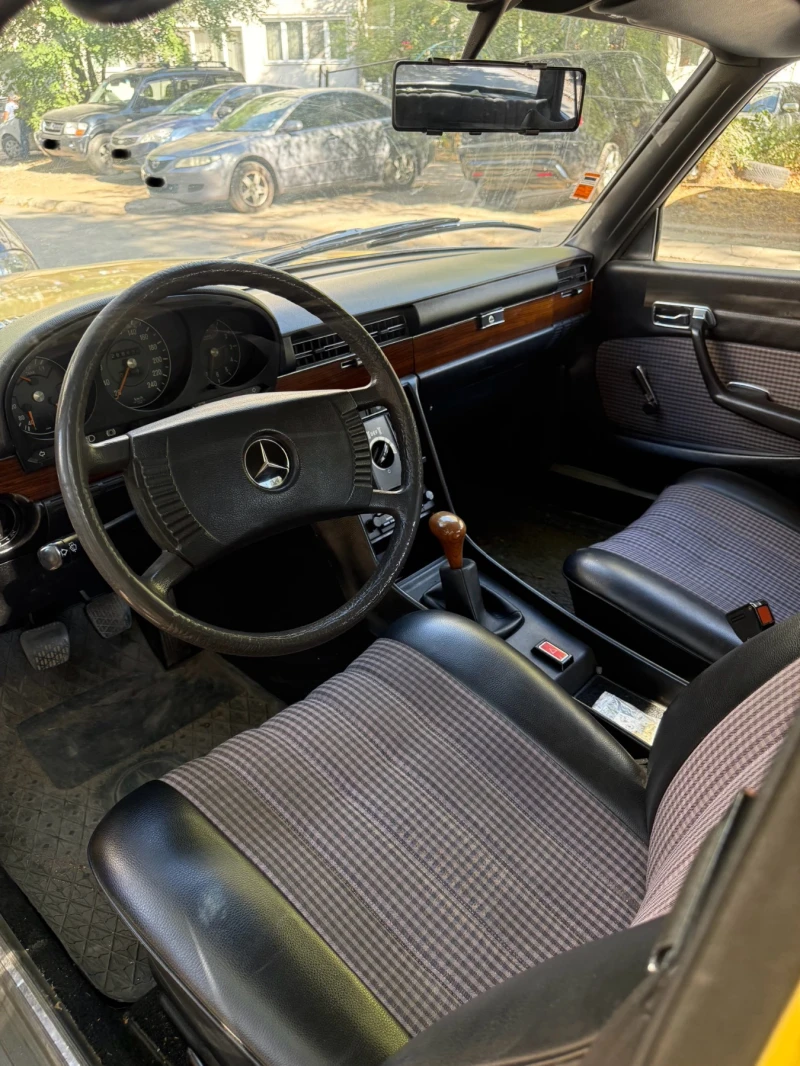 Mercedes-Benz 280 SE, снимка 11 - Автомобили и джипове - 52280913