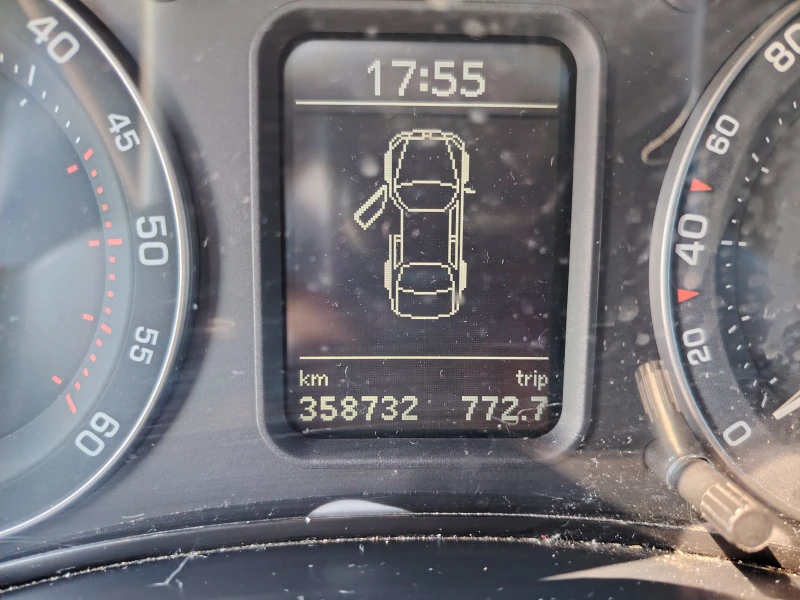 Skoda Octavia, снимка 10 - Автомобили и джипове - 52793640