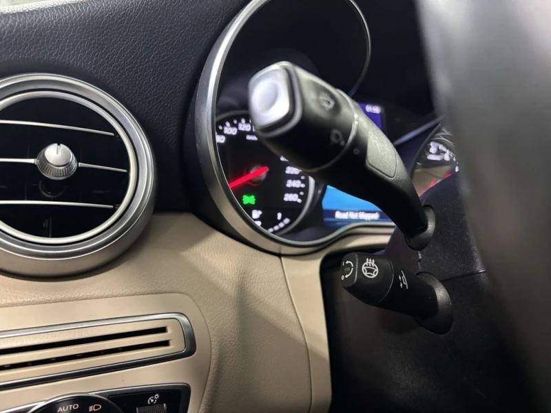 Mercedes-Benz C 300 4MATIC| AMGPKG| NAV| WOOD| CREAMLEATHER| SUNROOF, снимка 17 - Автомобили и джипове - 53099238