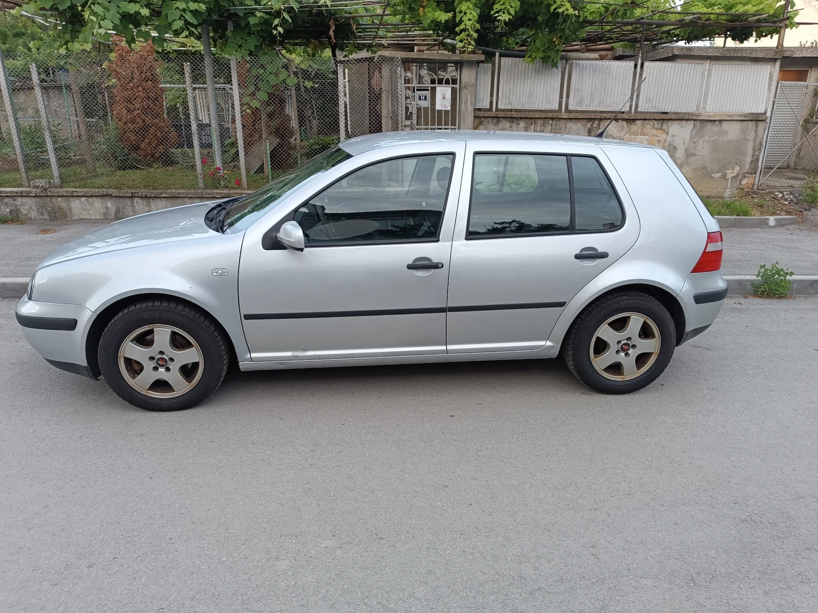 VW Golf 1.9TDI90kc - изображение 6