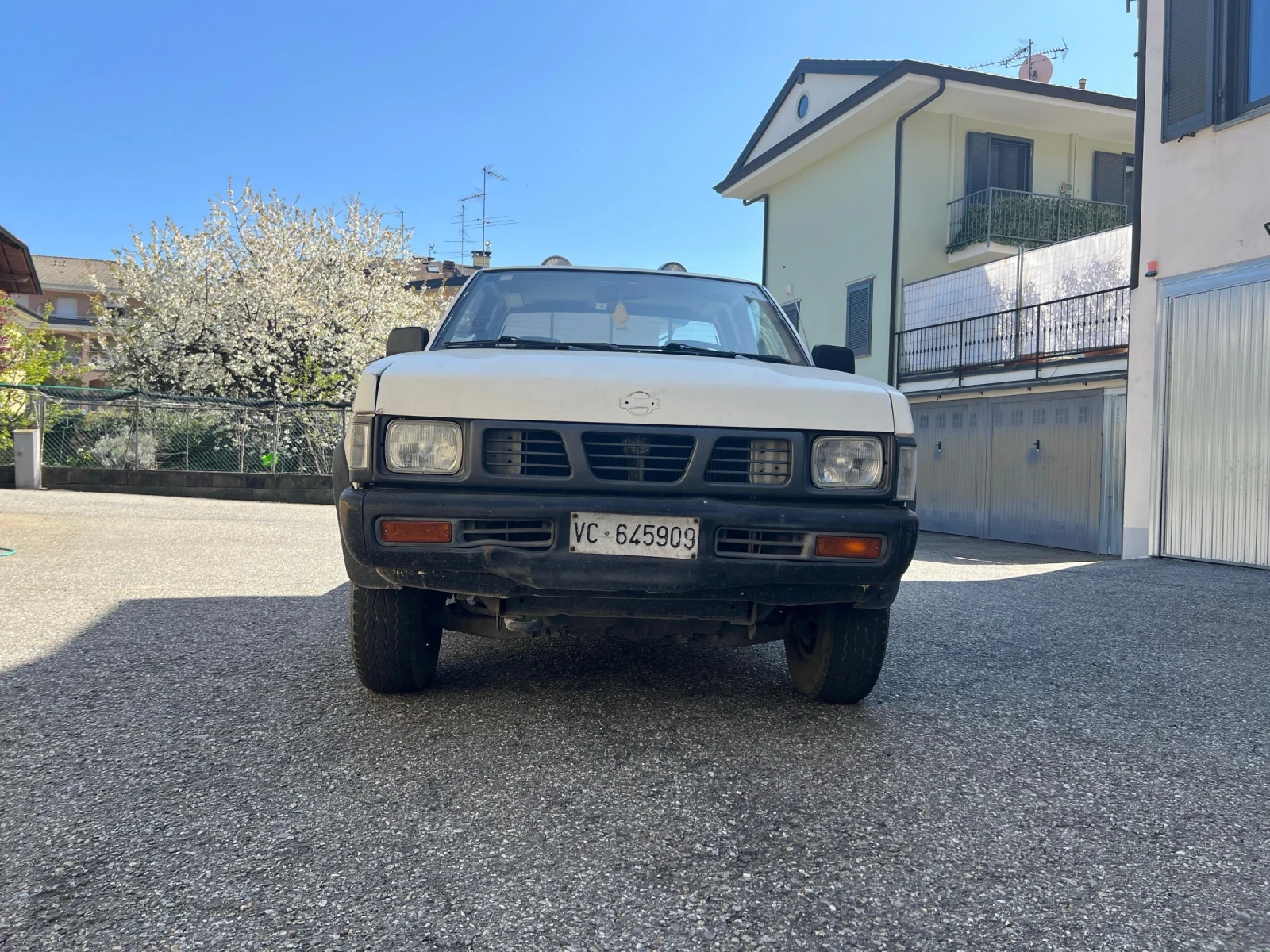 Nissan Pickup  - изображение 2