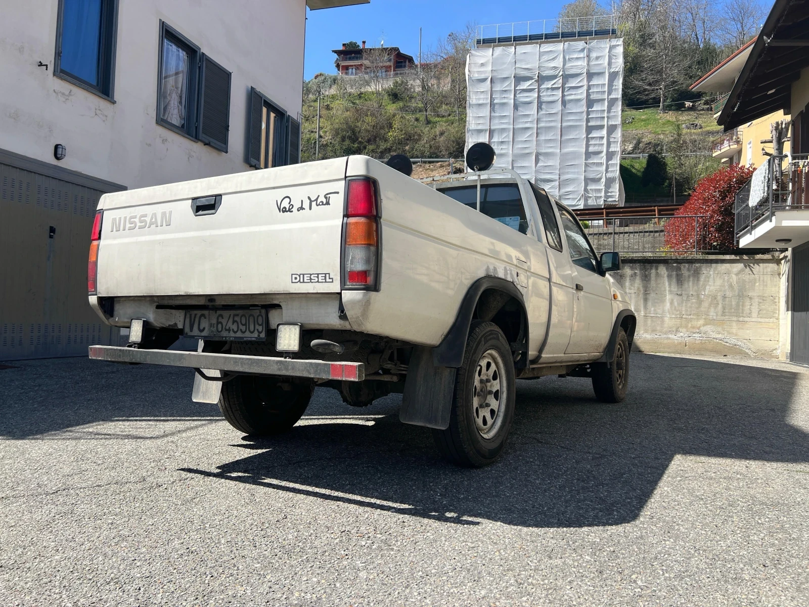 Nissan Pickup  - изображение 10